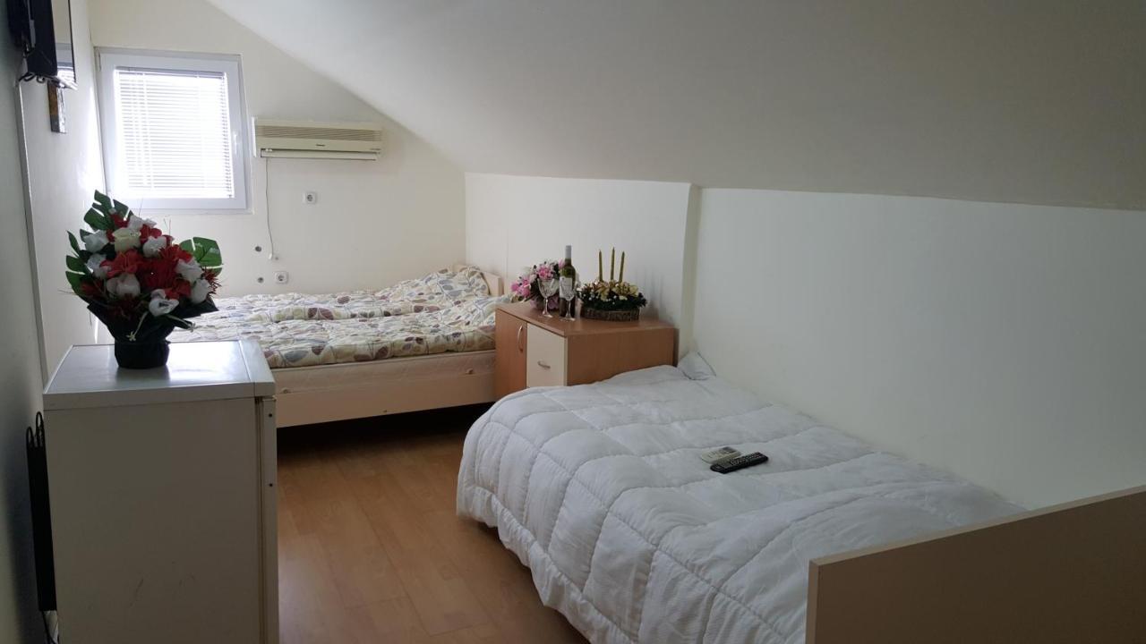 Hostel Bela Охрид Екстериор снимка